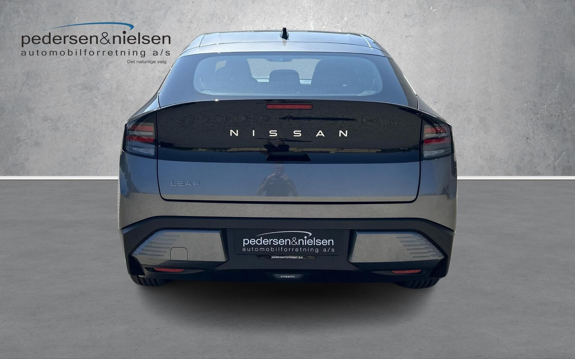 Sort Nissan Leaf fra 2026