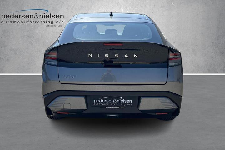 Sort Nissan Leaf fra 2026
