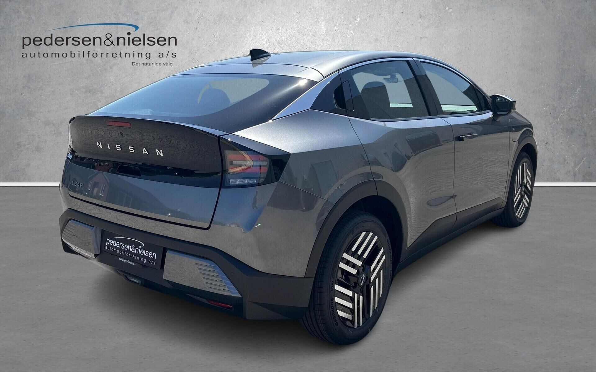 Sort Nissan Leaf fra 2026