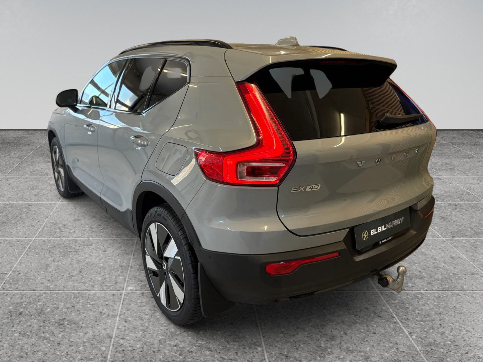 Grå Volvo EX40 fra 2026
