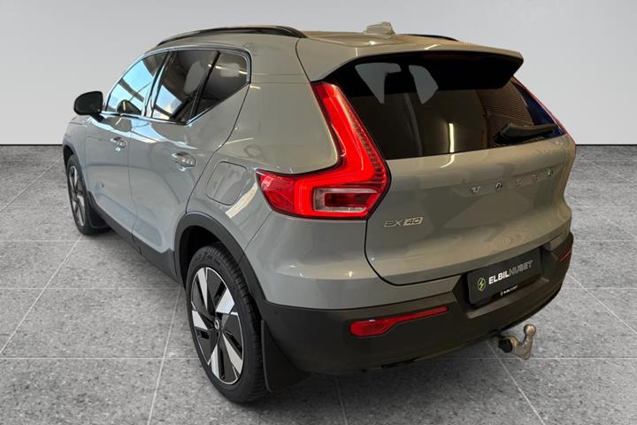 Grå Volvo EX40 fra 2026
