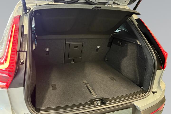 Grå Volvo EX40 fra 2026
