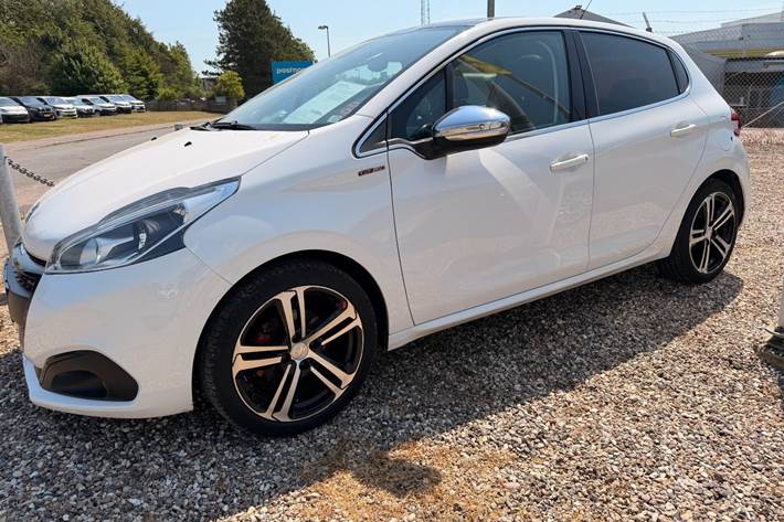 undefined Peugeot 208 fra 2017 set udefra