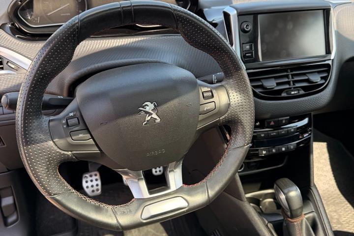 undefined Peugeot 208 fra 2017