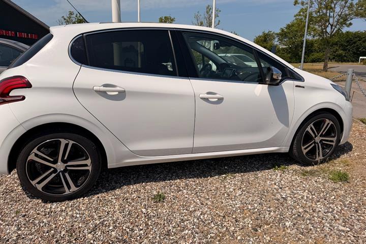undefined Peugeot 208 fra 2017