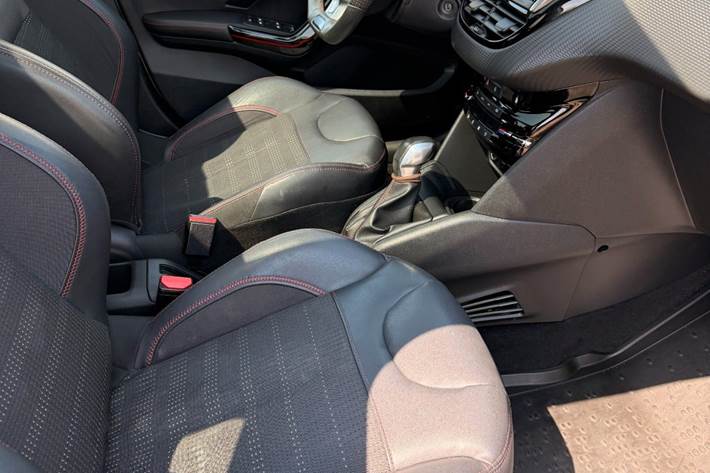 undefined Peugeot 208 fra 2017