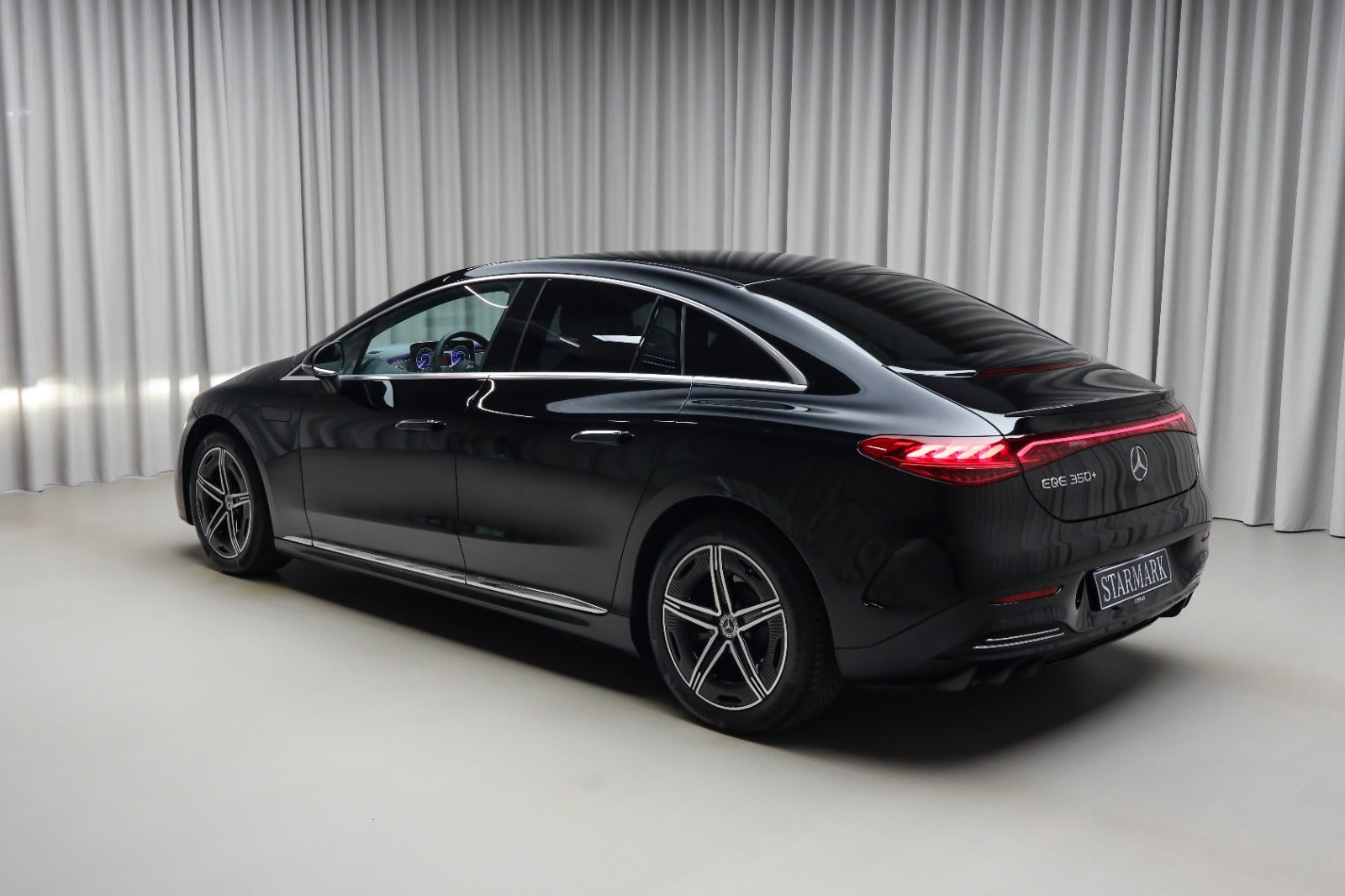 Sort Mercedes EQE350+ fra 2026