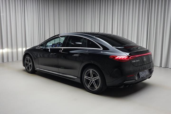 Sort Mercedes EQE350+ fra 2026