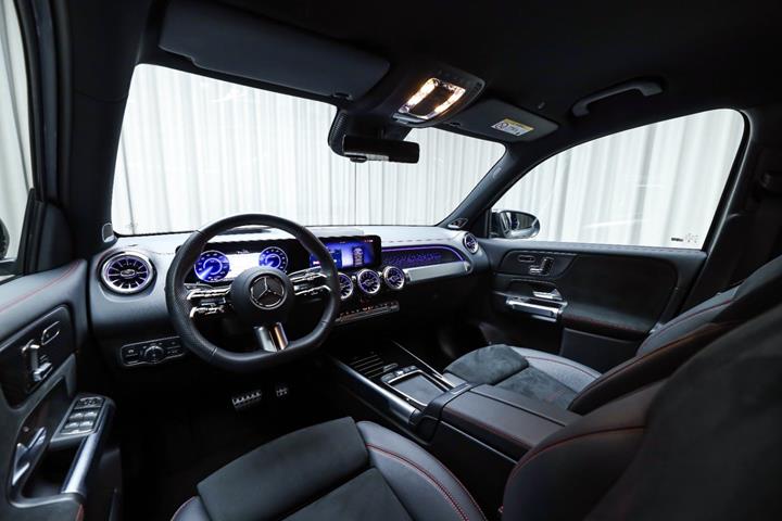 Grå Mercedes EQB250+ fra 2026