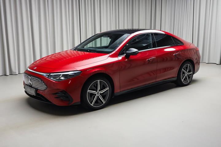 Rød Mercedes CLA250+ fra 2025