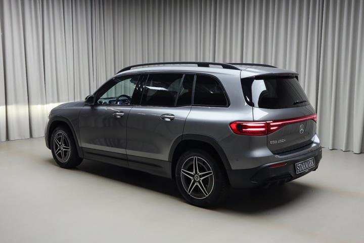 Grå Mercedes EQB250+ fra 2026