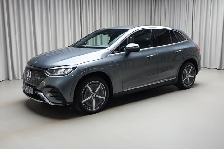 Grå Mercedes EQE350 SUV fra 2025