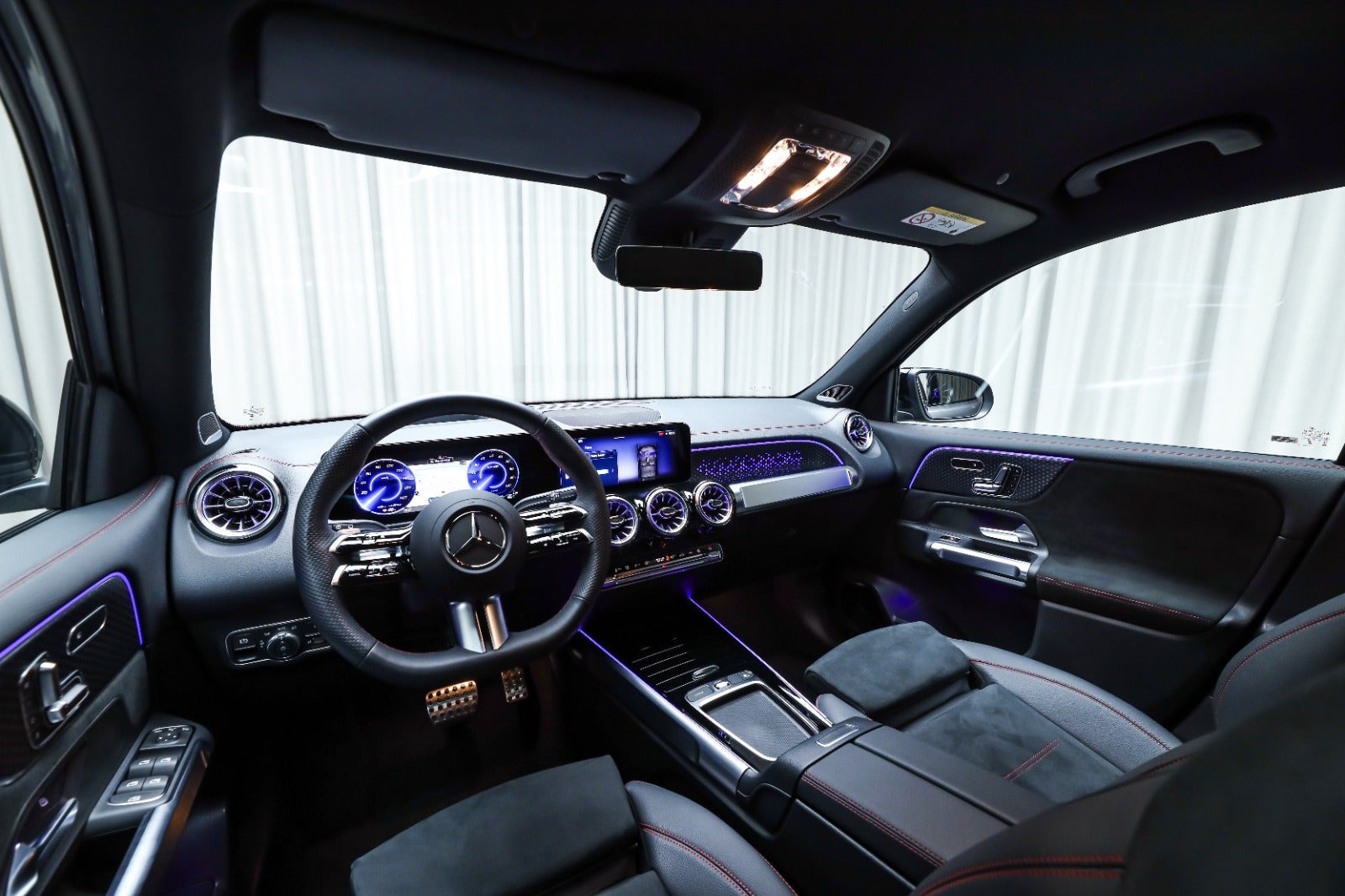 Grå Mercedes EQB250+ fra 2026