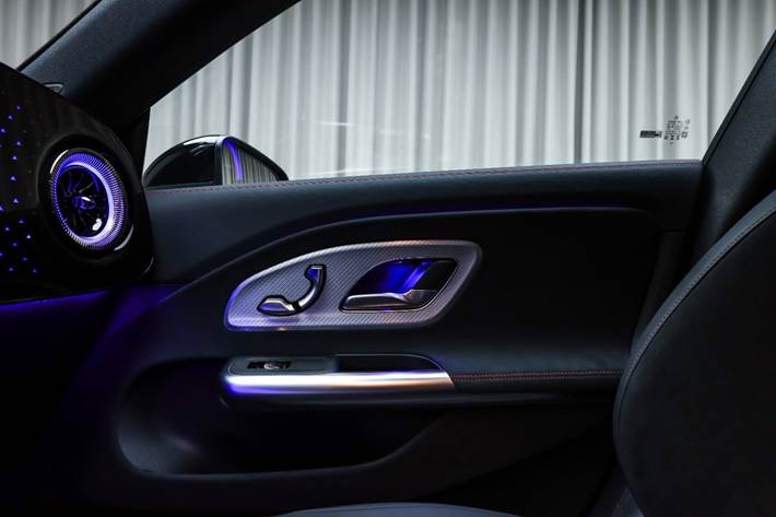 Sort Mercedes CLA250+ fra 2025