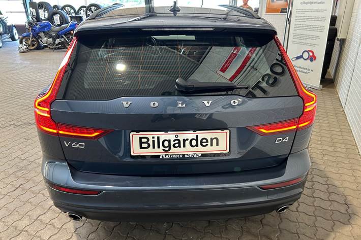 Blå Volvo V60 fra 2019