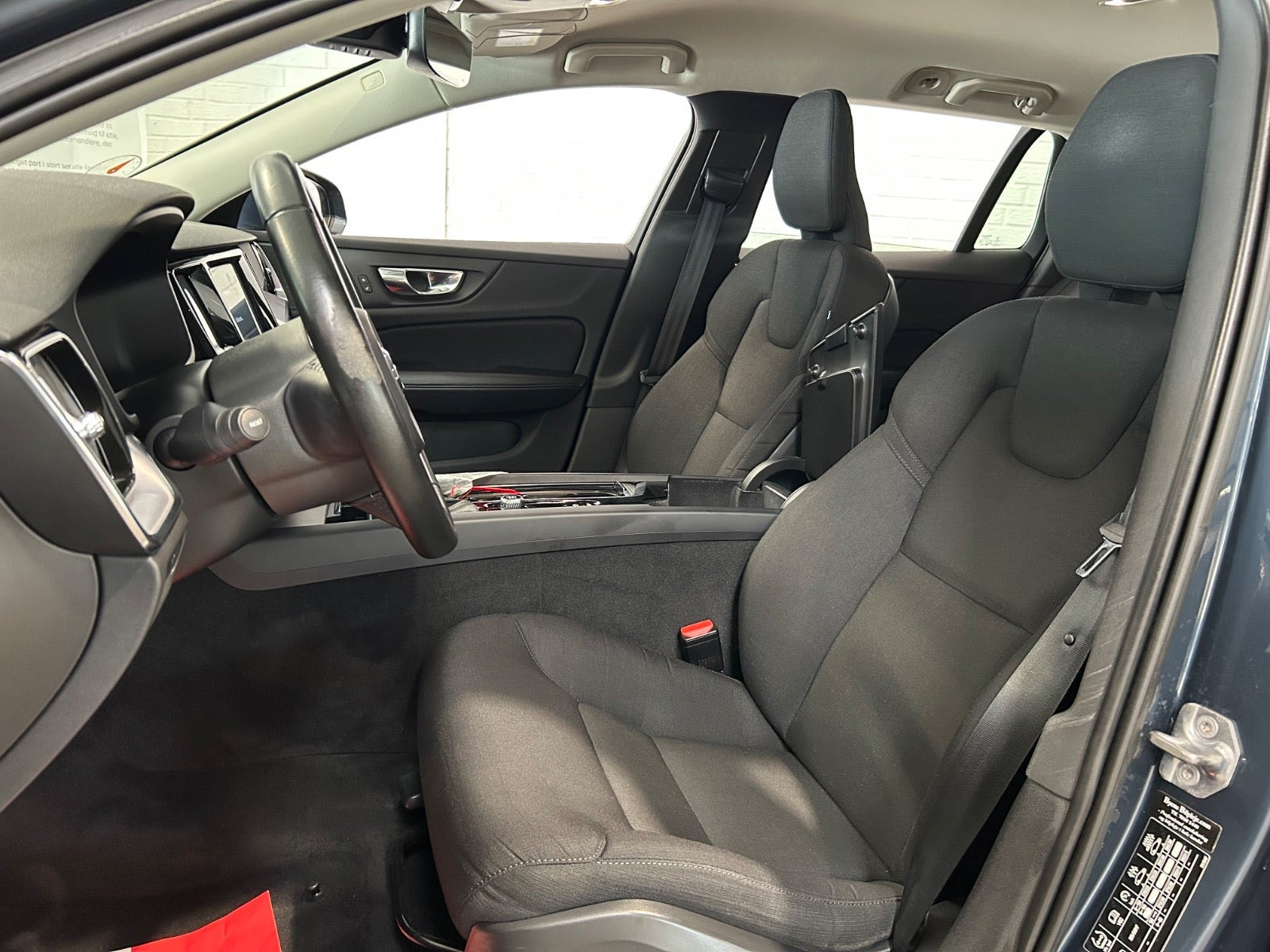 Blå Volvo V60 fra 2019