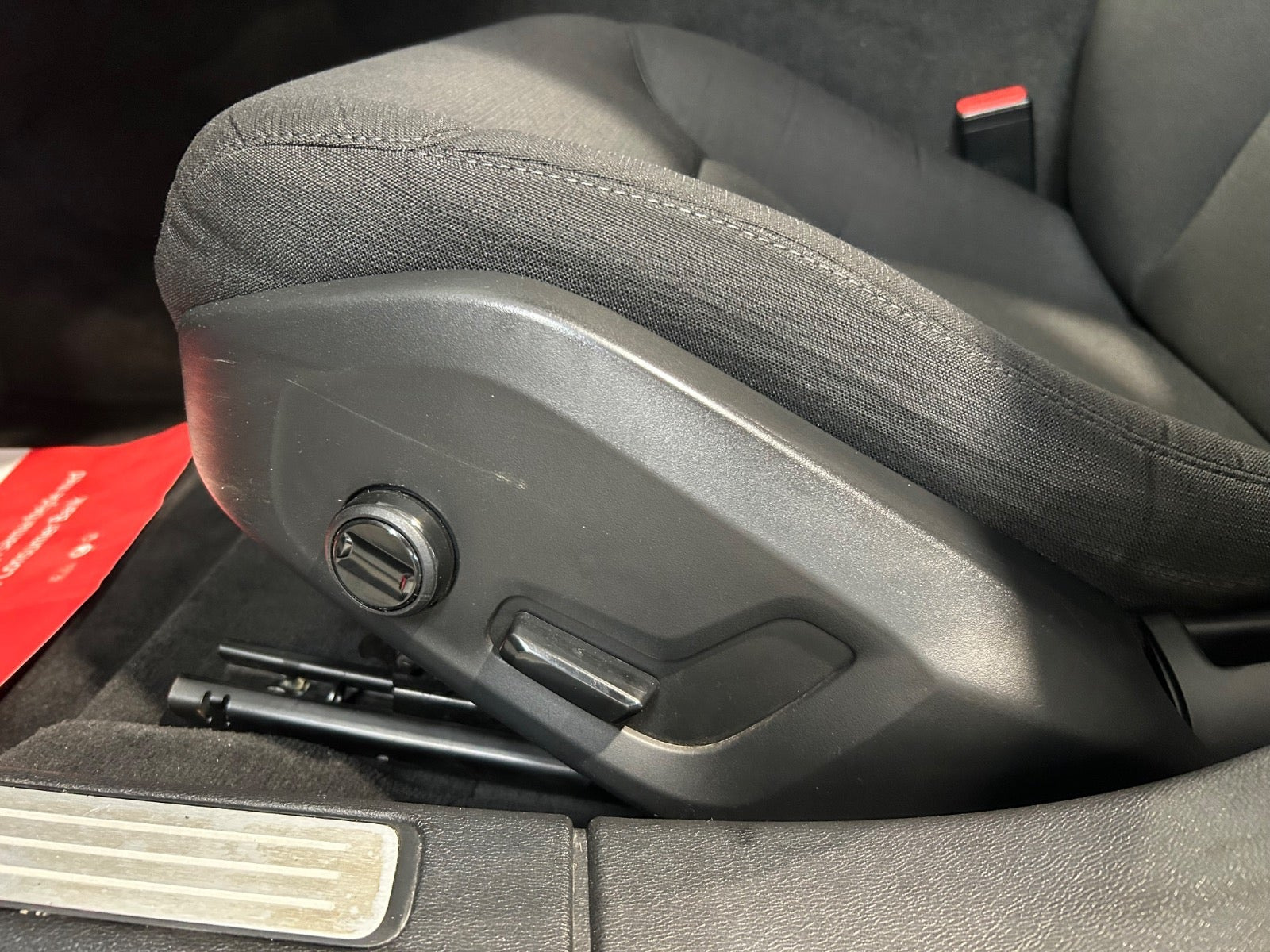 Blå Volvo V60 fra 2019