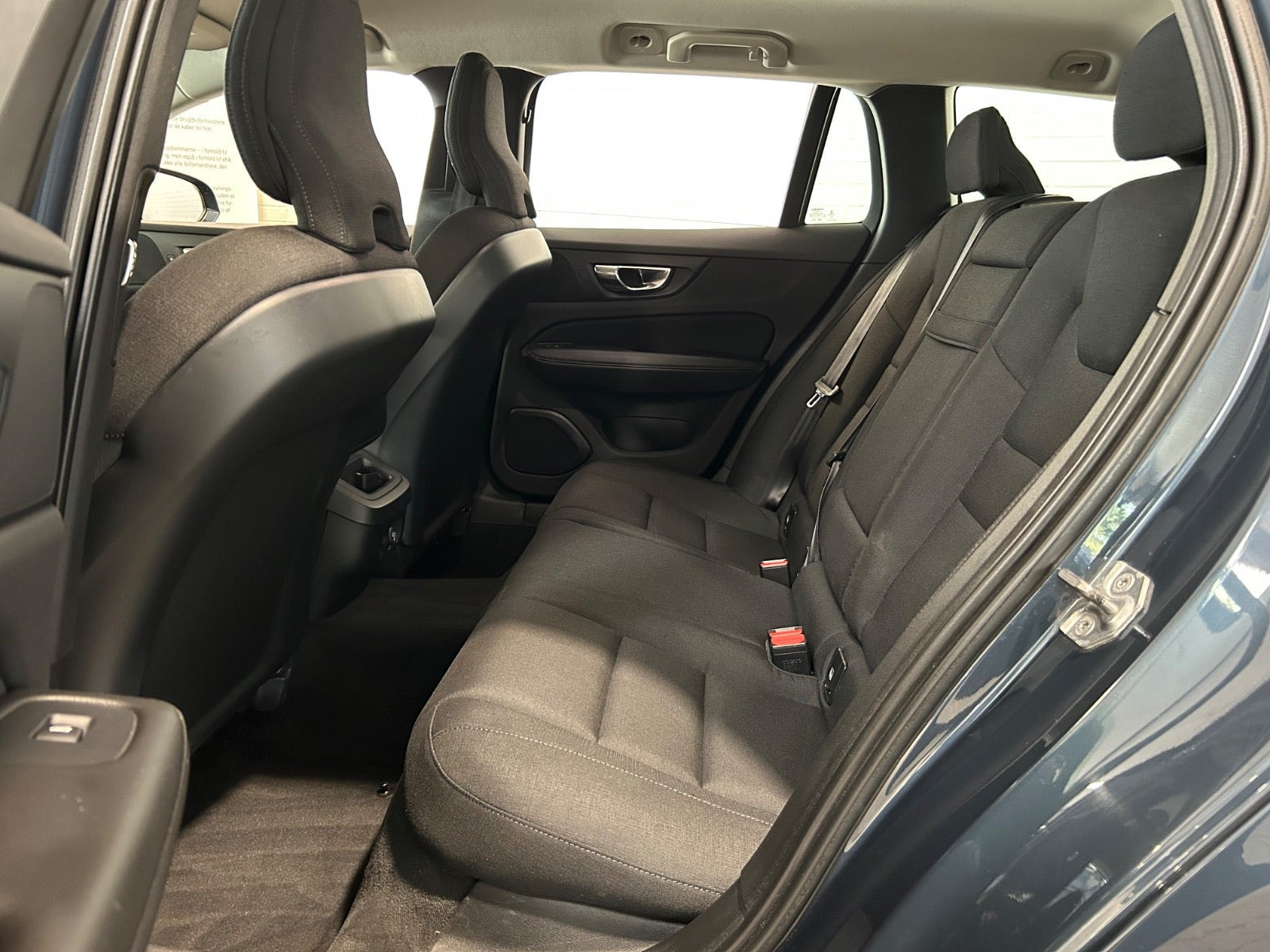 Blå Volvo V60 fra 2019