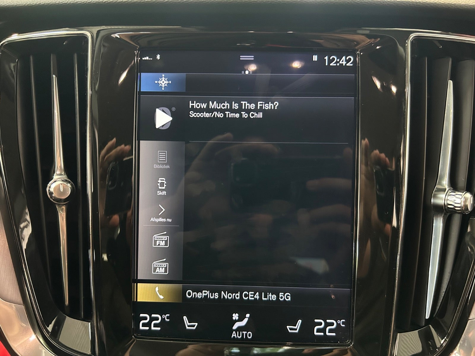 Blå Volvo V60 fra 2019