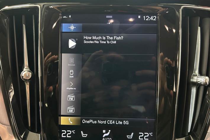 Blå Volvo V60 fra 2019