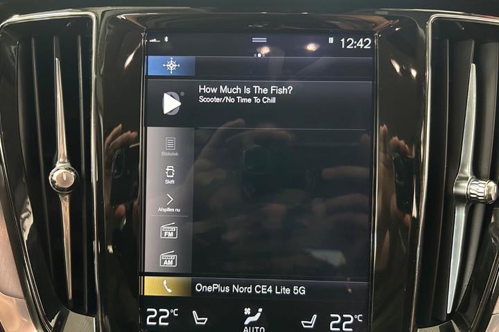 Blå Volvo V60 fra 2019