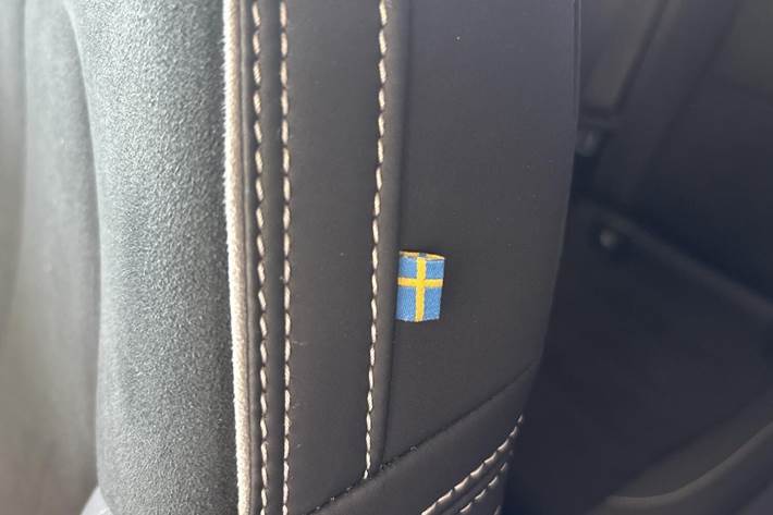 Blå Volvo XC40 fra 2023