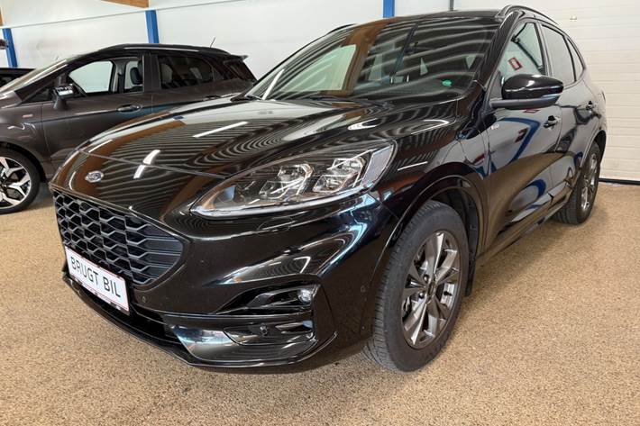 Sort Ford Kuga fra 2020