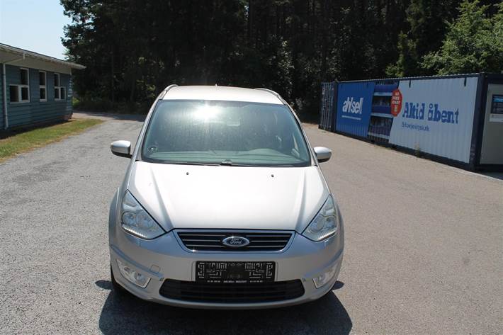 Sølv Ford Galaxy fra 2012