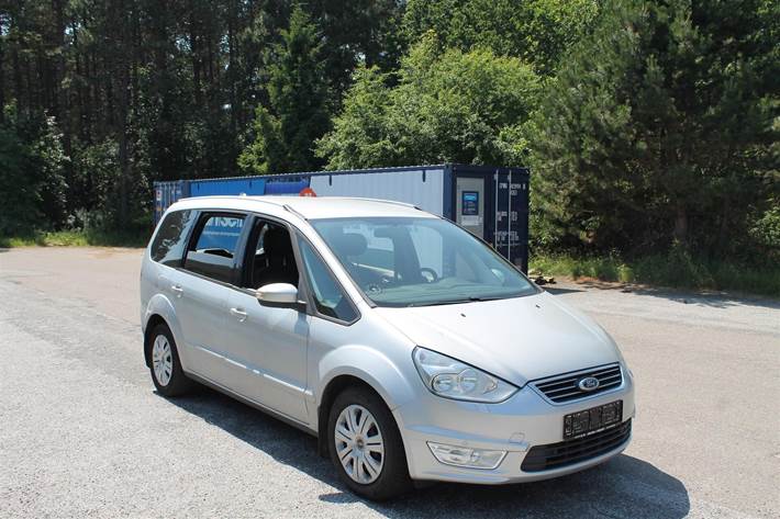 Sølv Ford Galaxy fra 2012