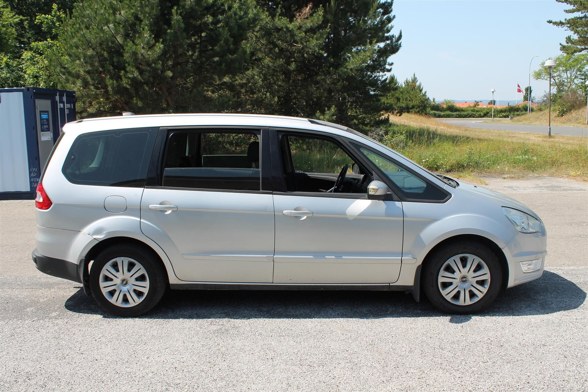 Sølv Ford Galaxy fra 2012