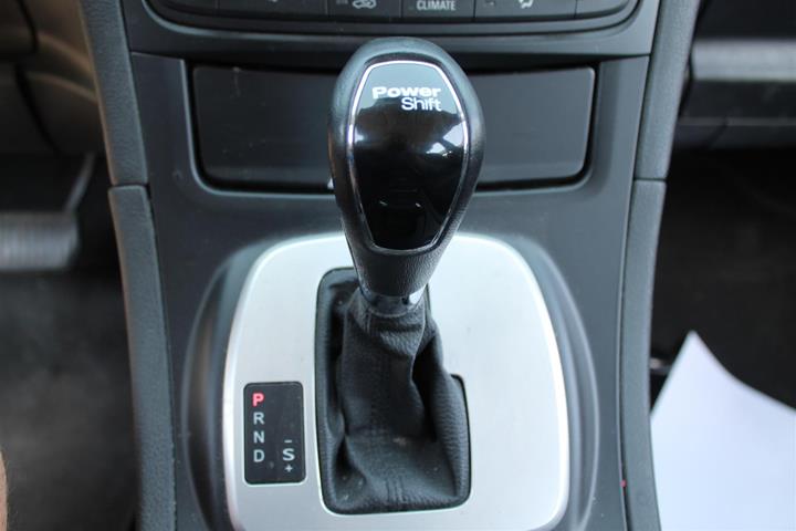 Sølv Ford Galaxy fra 2012