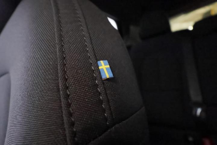 Sølv Volvo EX40 fra 2025