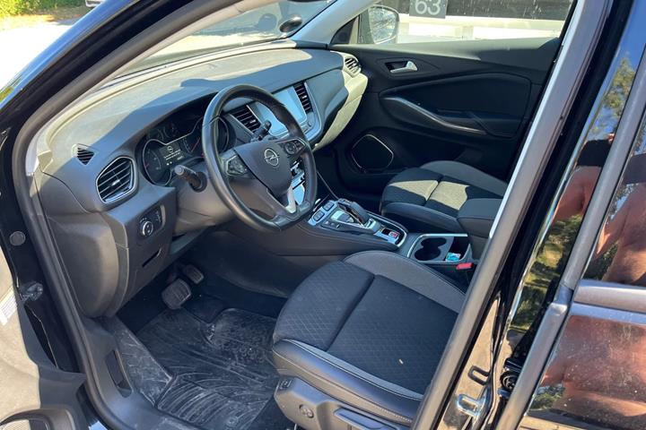 Sort Opel Grandland X fra 2021