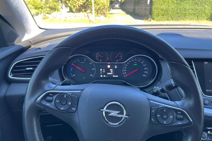 Sort Opel Grandland X fra 2021