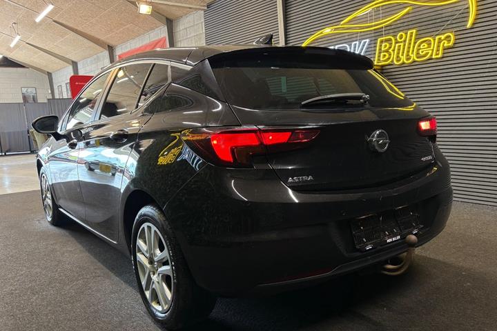 undefined Opel Astra fra 2017