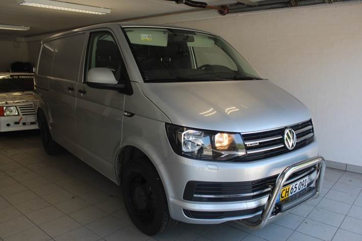 Sølv VW Transporter fra 2019