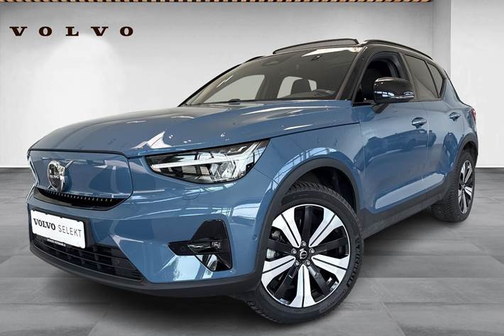 Blå Volvo XC40 fra 2023