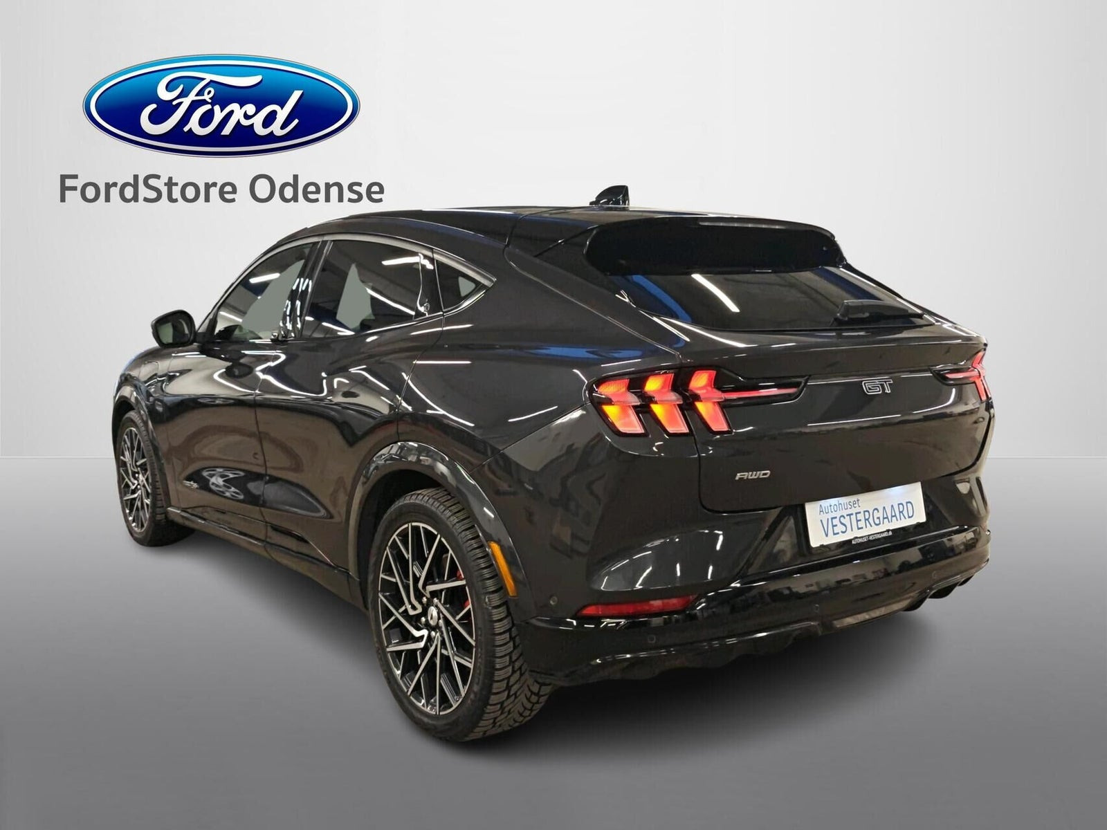 Grå Ford Mustang Mach-E fra 2021