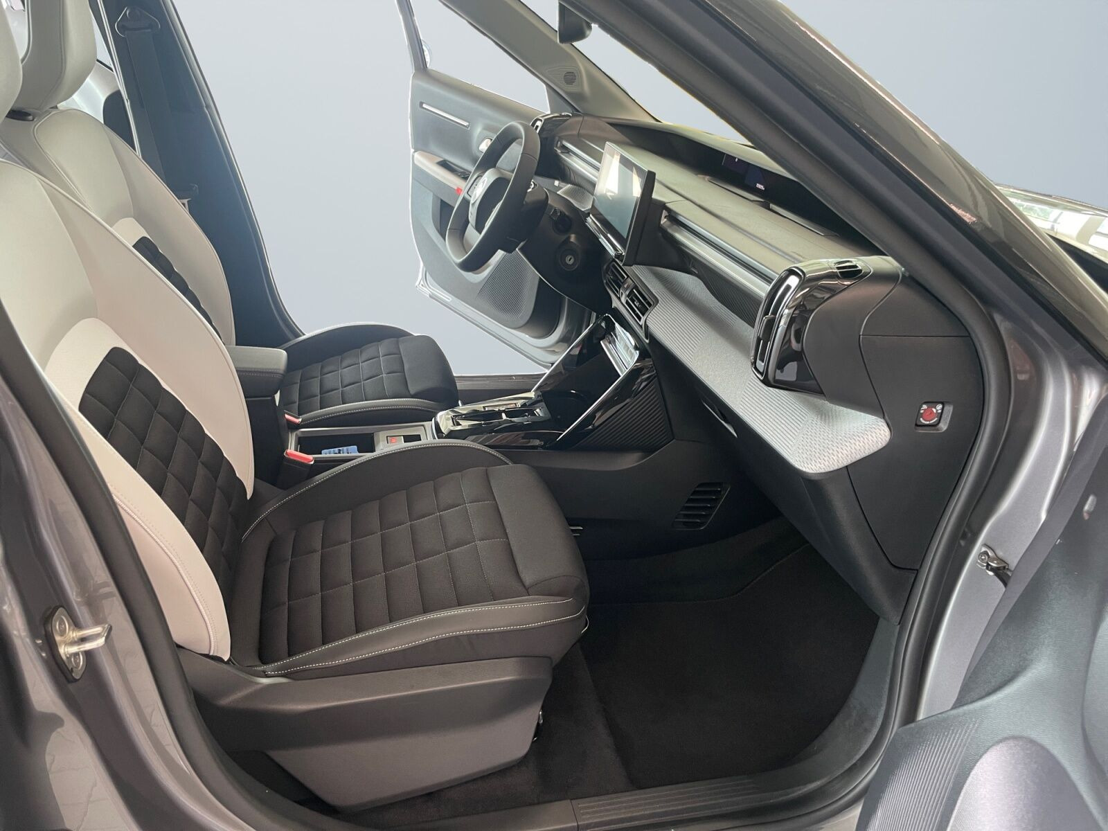 Grå Citroën e-C3 Aircross fra 2025