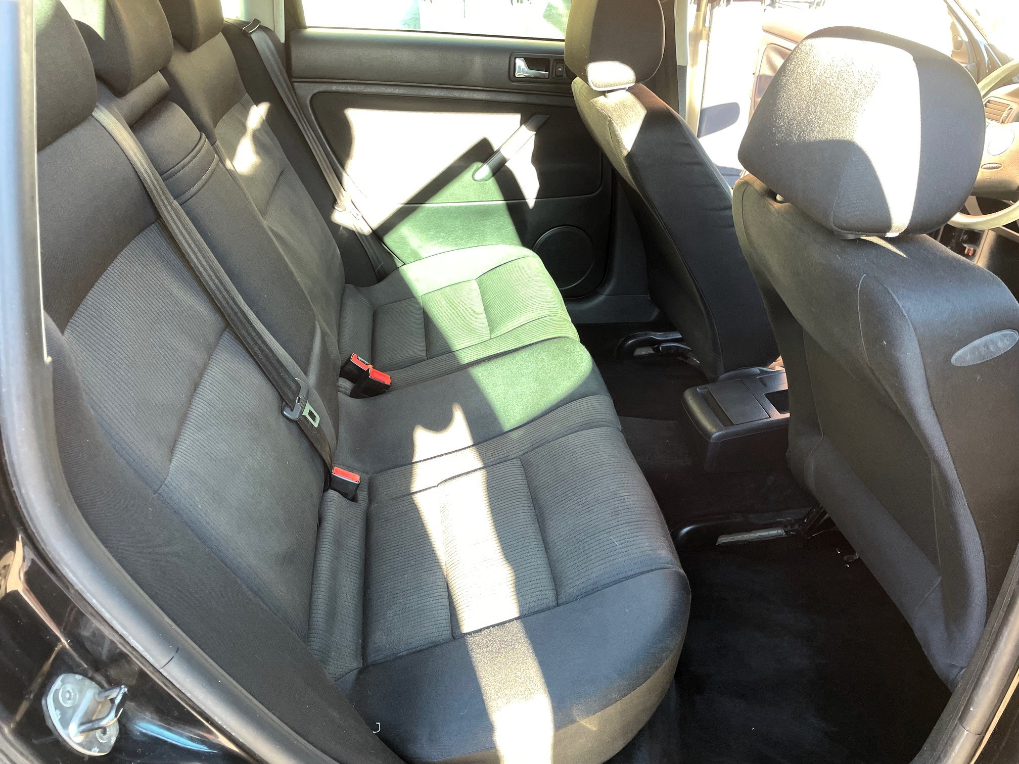 Sort VW Passat fra 2003