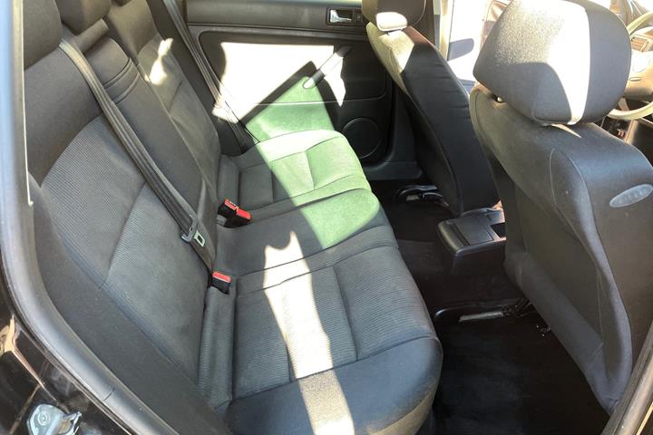 Sort VW Passat fra 2003
