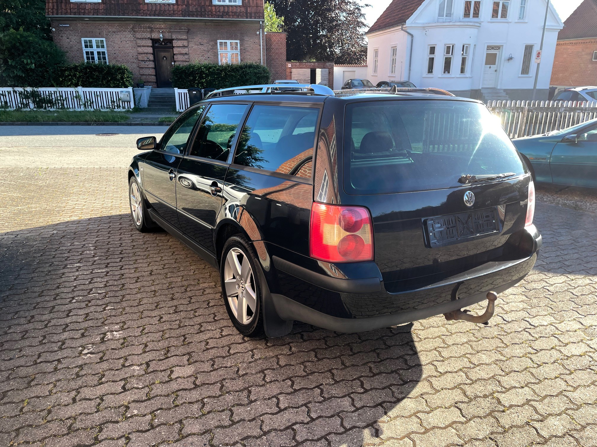 Sort VW Passat fra 2003