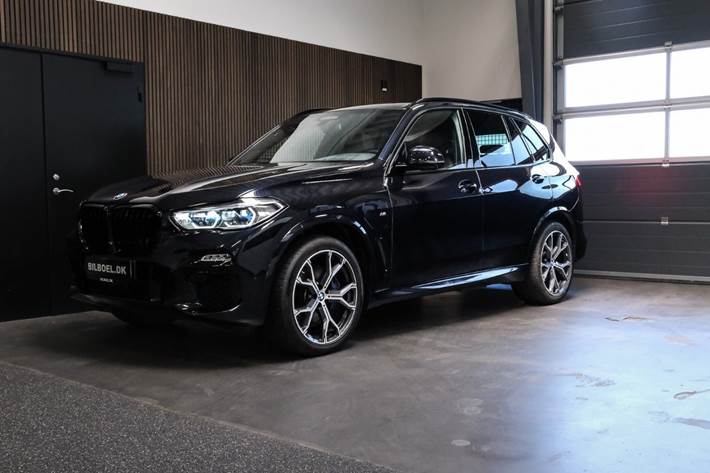 Sort BMW X5 fra 2020