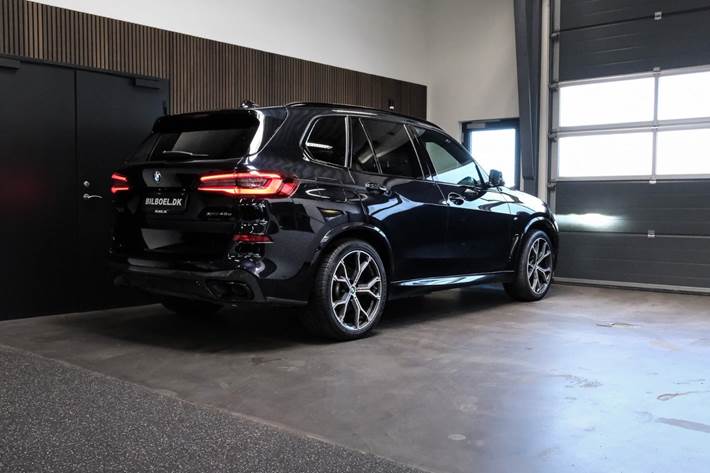 Sort BMW X5 fra 2020