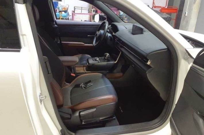 Hvid Mazda MX-30 fra 2023