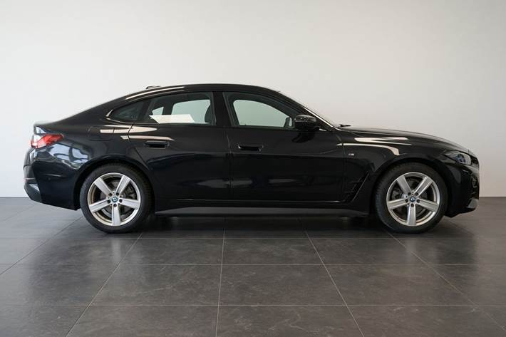 Sort BMW i4 fra 2024