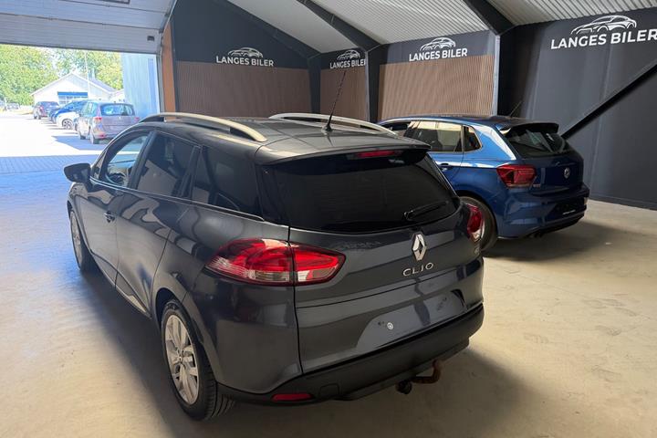 Grå Renault Clio IV fra 2016
