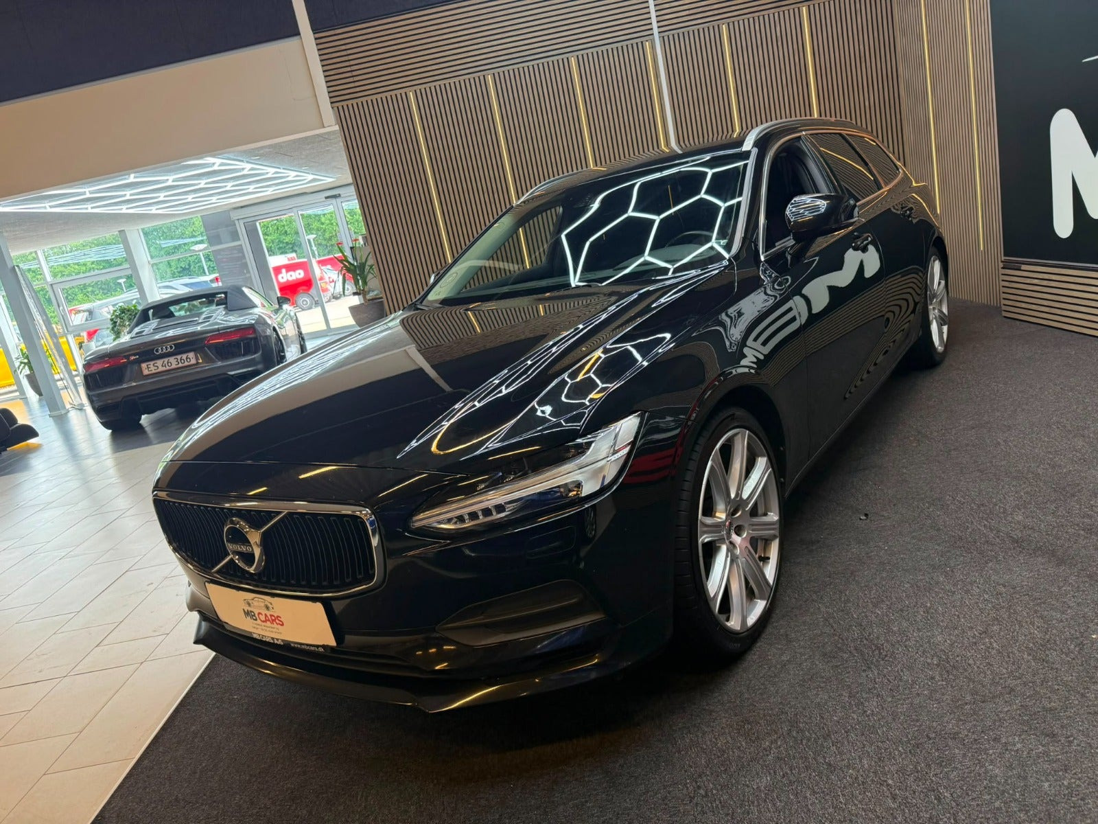 Sort Volvo V90 fra 2018