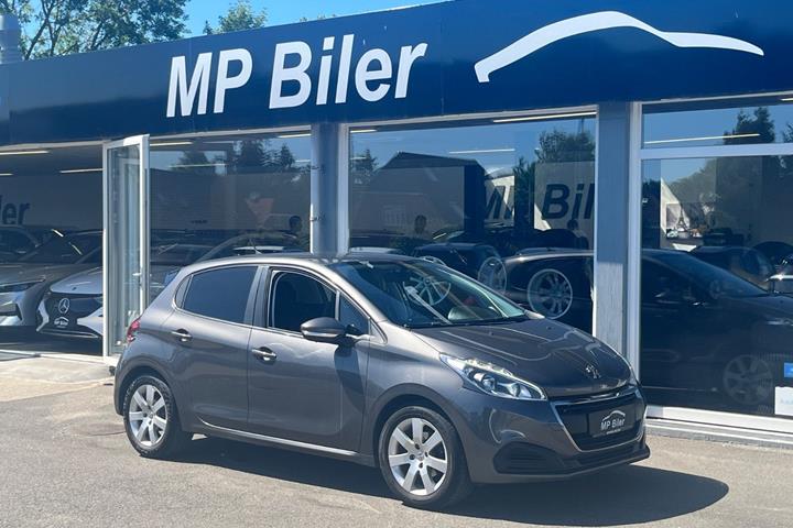 Sort Peugeot 208 fra 2018