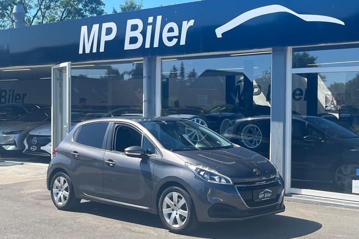 Sort Peugeot 208 fra 2018